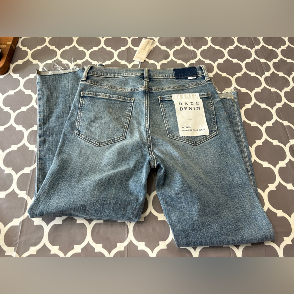 Daze Denim Shy Girl High Rise Crop Flare Just Right Whipp Jeans NWT - Picture 10 of 11